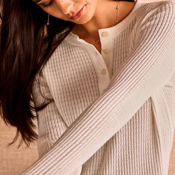 White Ribbed Button-Up Henley - Picture 4 of 5